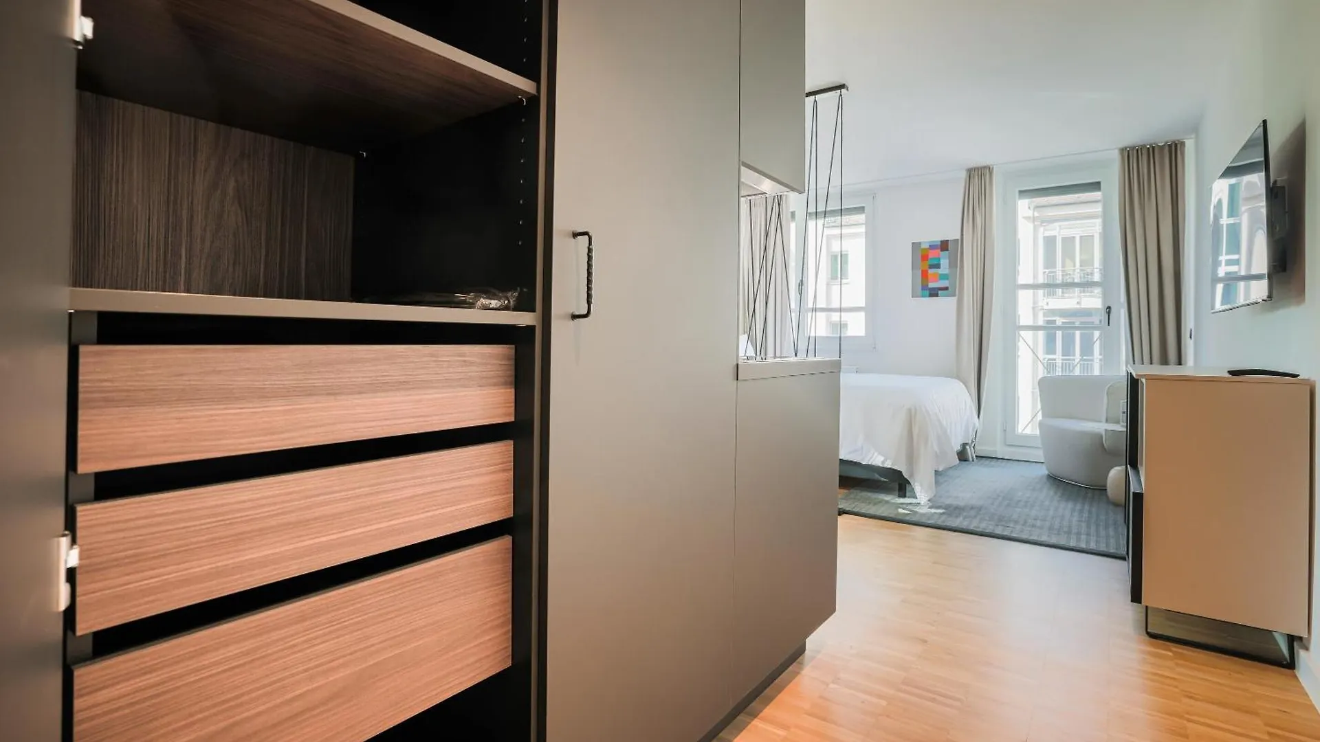 Bob W Munich Schwabing Aparthotel 4*,