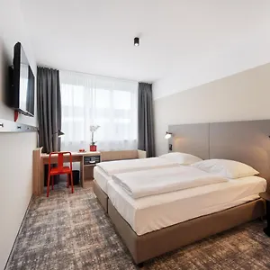 Otel Wyndham Garden Messe ****