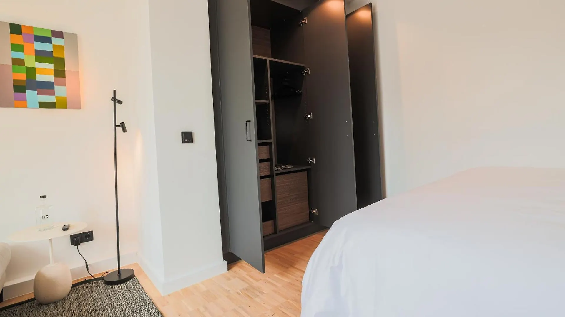 Bob W Munich Schwabing Aparthotel 4*,  Tyskland